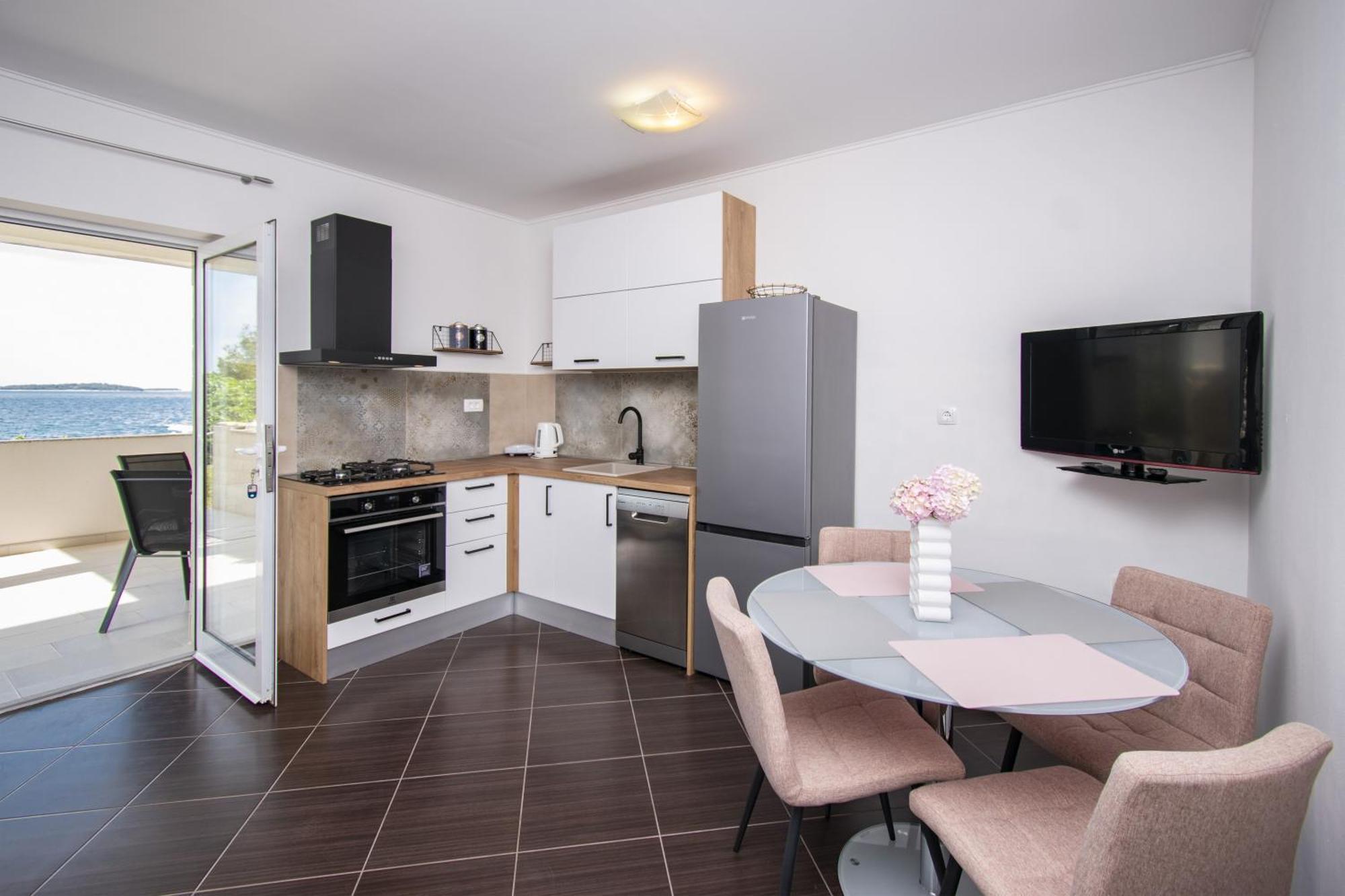 Apartments Alisa Brodarica  Rom bilde